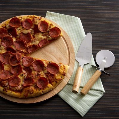 Conheça o Brinde Kit pizza 3 peças, com tabua de bambu com canaleta, espátula de inox 