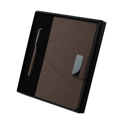 Kit executivo com uma caderneta de capa dura e uma caneta metálica X15368
